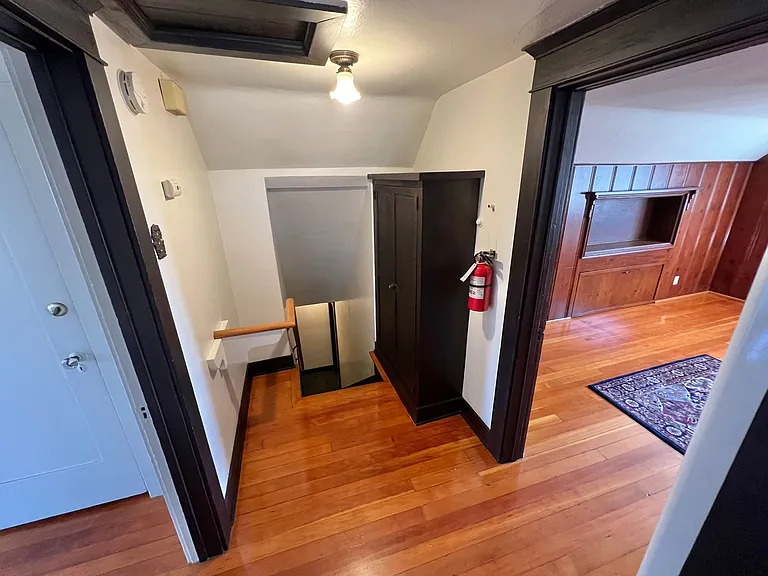 Historic Bluff Park 1BD Retreat | Top Floor Vintage Gem — Photo 15