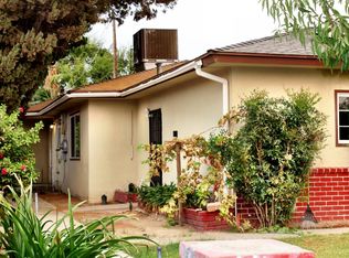 982 S Manor Dr, Kerman, CA 93630