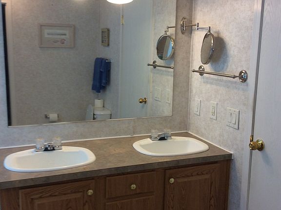 3rd image of 1245 Old Orchard Dr