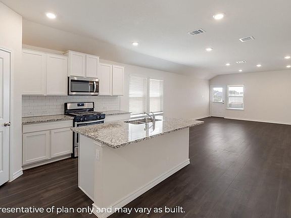 5th image of 3831 Turnpike Dr