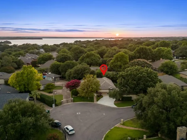 8541 Woodlake Cir, Fort Worth, TX 76179