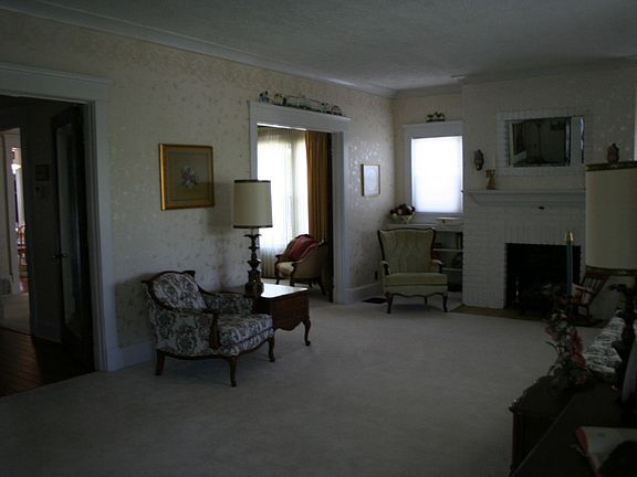 2nd image of 1422 Locust St