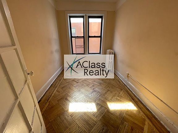 4th image of 30-03 47th St #2C