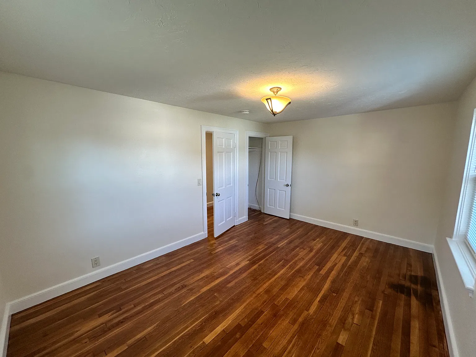 2 bed, 9999 sqft, $2,450 — Photo 4