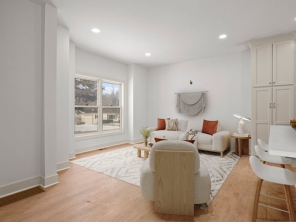 3rd image of 6809 W 81st St