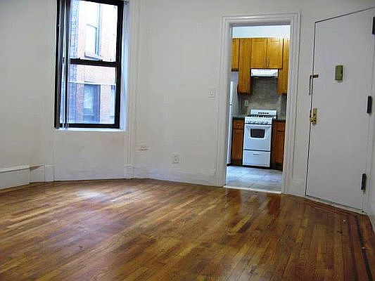 4th image of 245 E 83rd St APT 2B