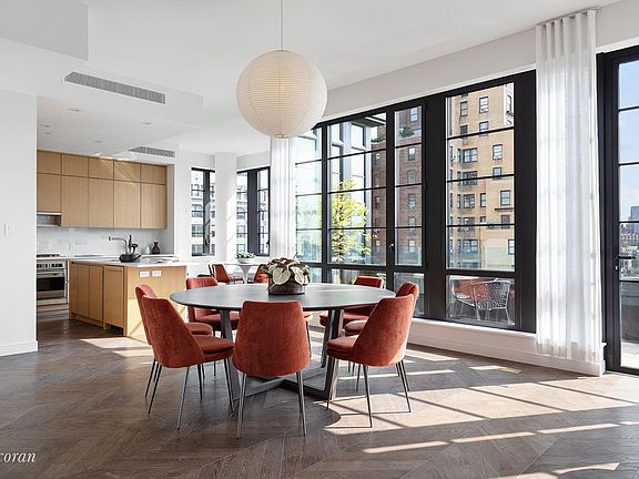 4th image of 211 W 14th St #Penthouse