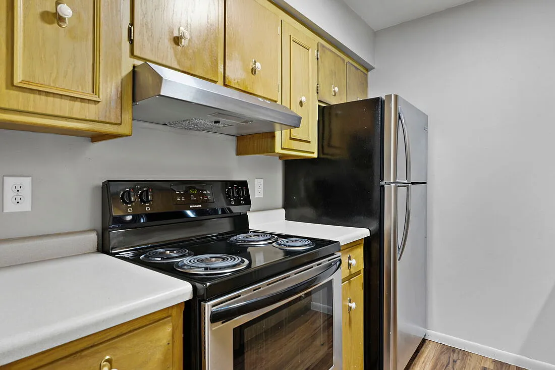 2 bed, 900 sqft, $1,350 — Photo 2
