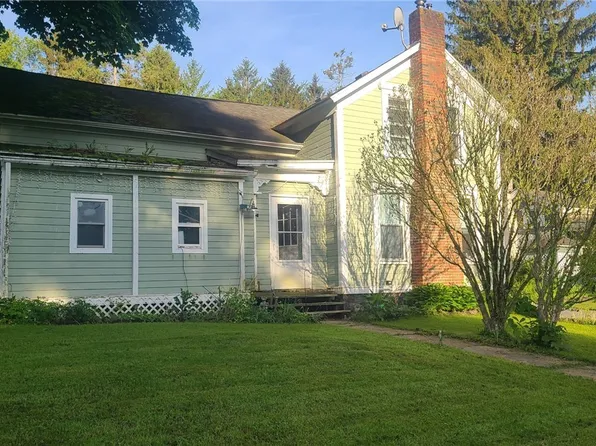 217 Valley Dr, Elbridge, NY 13060