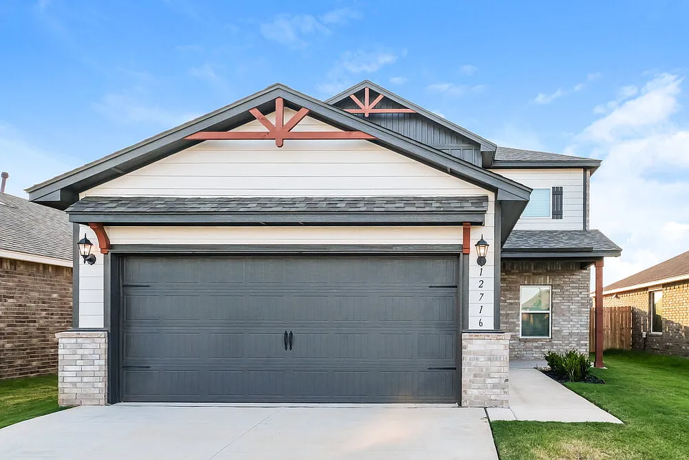 4 bed, 3.0 bath, 1903 sqft, $2,045 — Photo 1