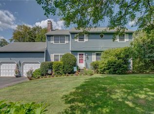 25 Country Ln, Bristol, CT 06010