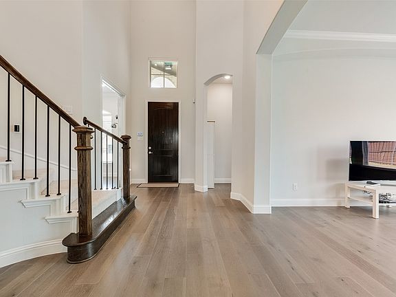 5th image of 10687 Clarita Ln