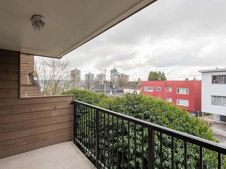 720 Queens Ave — Photo 11