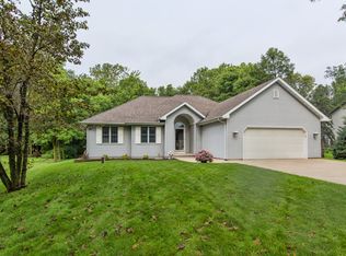 6457 W Decorah Ave, Oshkosh, WI 54902