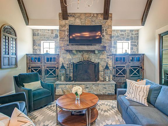 2nd image of 4020 Jessica Pvt Ln