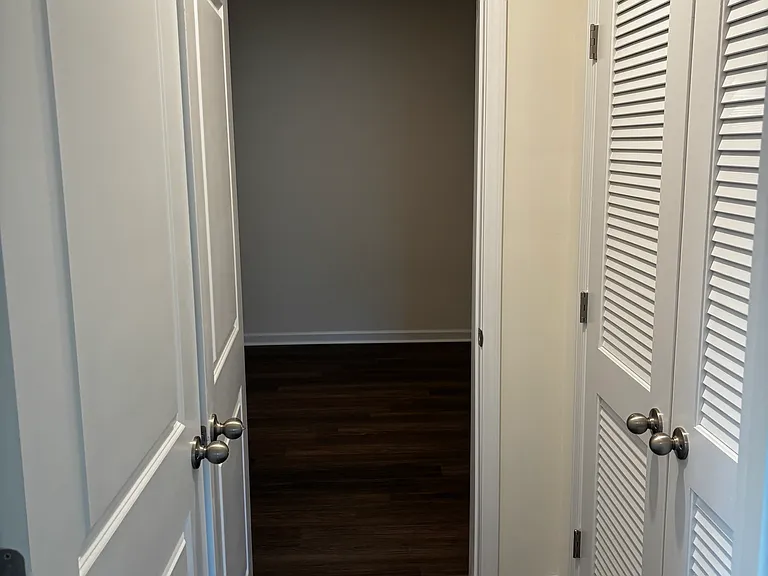 935 Utopia Ln — Photo 25