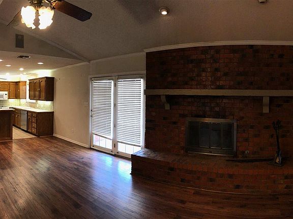 3rd image of 1211 Danberry St