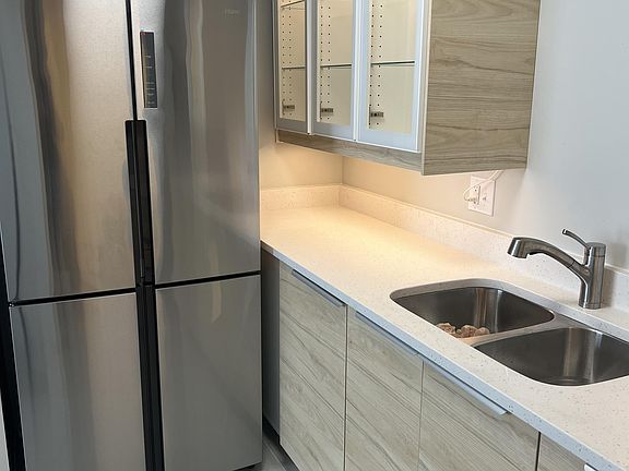 3rd image of 939 E Homer St #11064779
