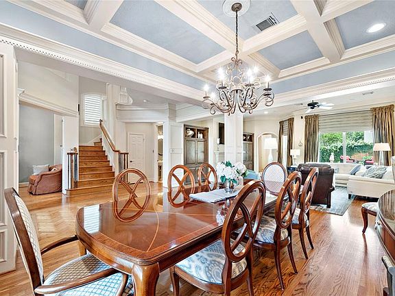 4th image of 5011 Tamarisk St
