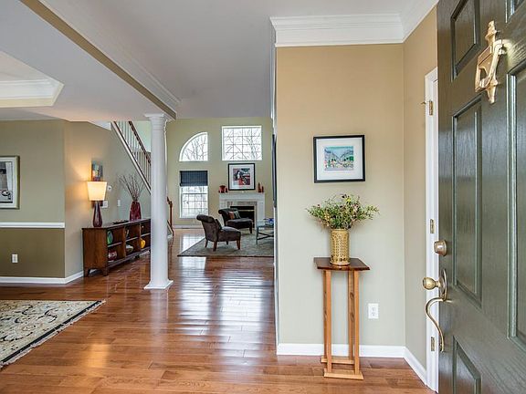 3rd image of 506 Antebellum Ct