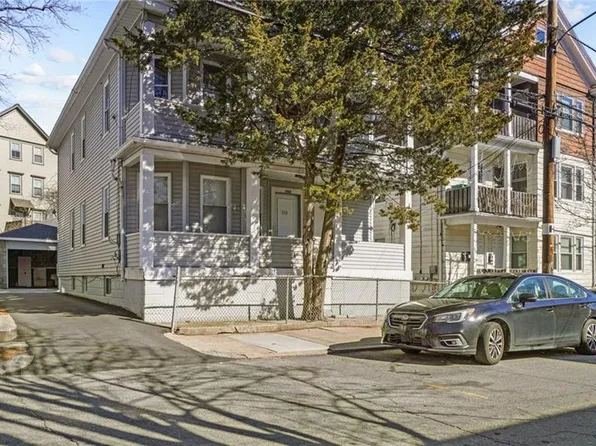 151 Camden Ave, Providence, RI 02908