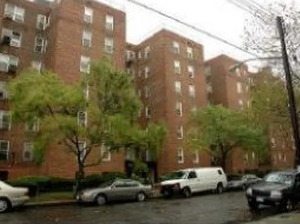 2461 East 29th Street image 1 of 12