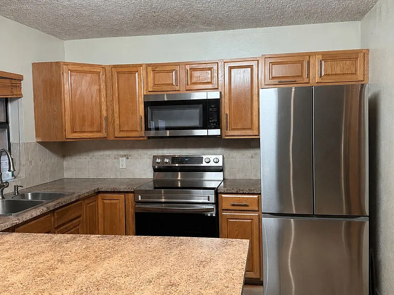 6640 W 24th Ct — Photo 8