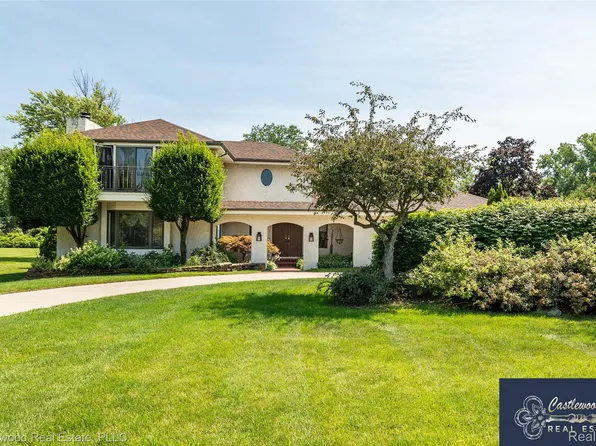 17150 S Nunneley Rd, Clinton Township, MI 48035