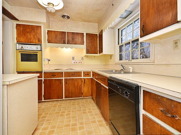 4th image of 1515 Ferndale Ave