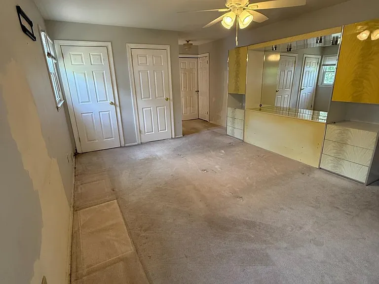 43 Jonathan Dr — Photo 24