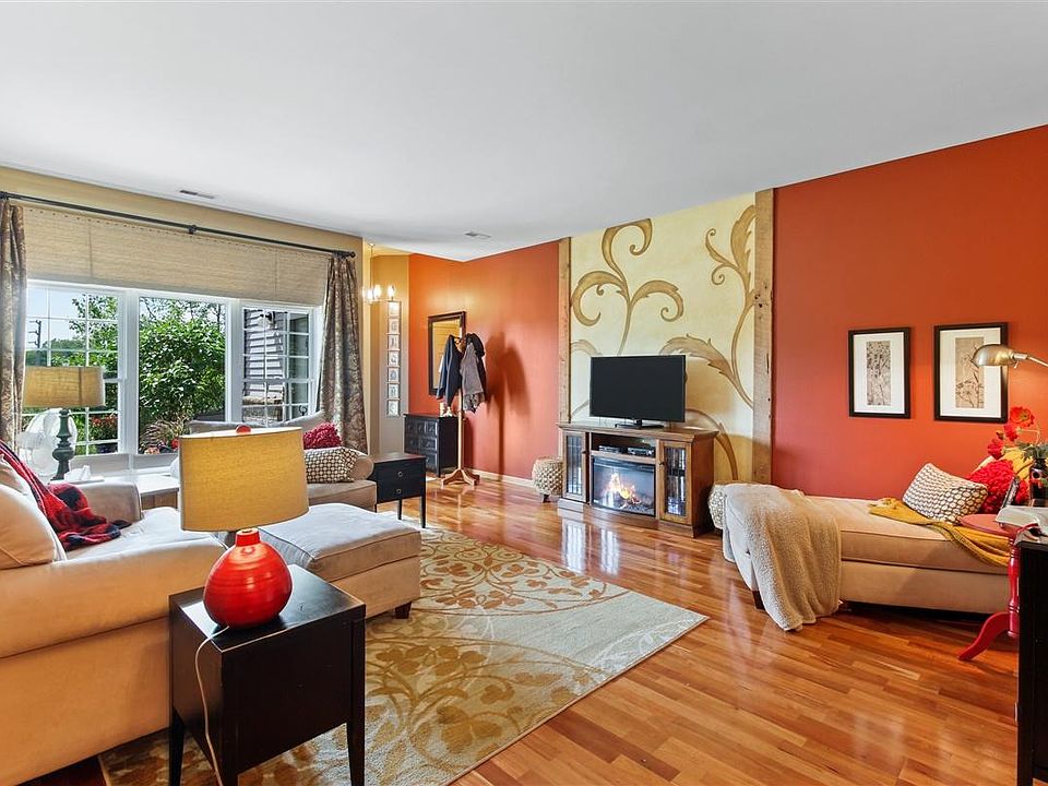 1st image of 6905 S Rolling Meadows Ct