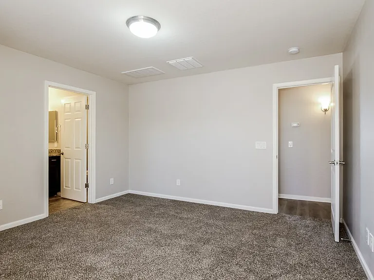 10320 W Devonshire Ave — Photo 7