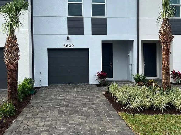 5629 Mentmore Dr, Mangonia Park, FL 33407