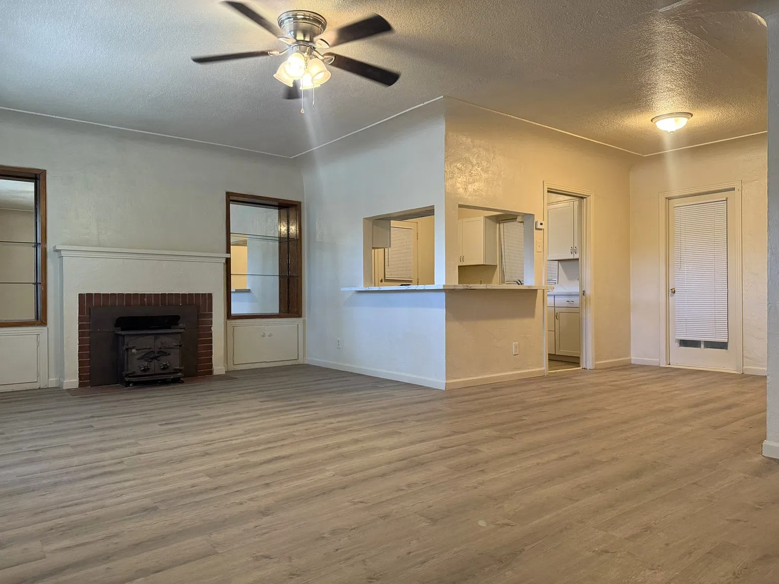 3 bed, 1796 sqft, $1,850 — Photo 4