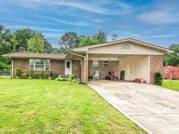 14 Jay Cir, N Little Rock, AR 72118