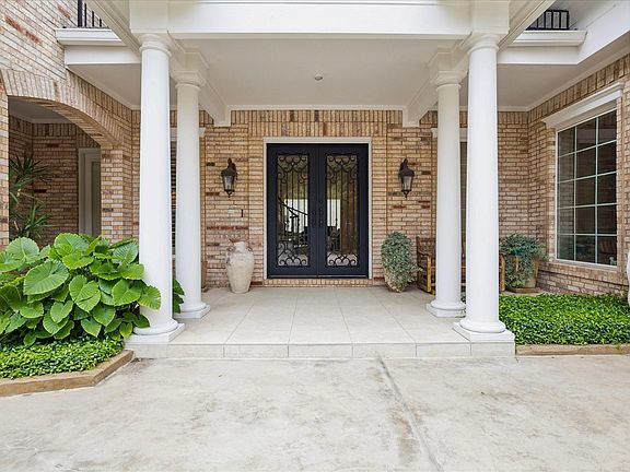 5th image of 3018 Bonnebridge Way Blvd