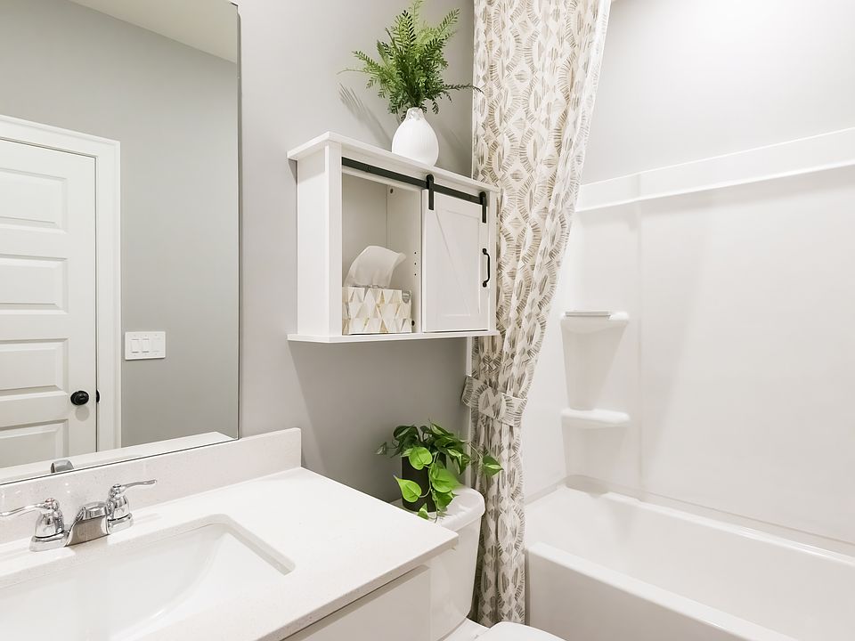 The Johnson floorplan with the Lush White interior package modeled at Martin Springs.