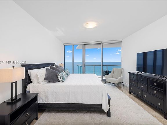 3rd image of 17001 Collins Ave APT 2807
