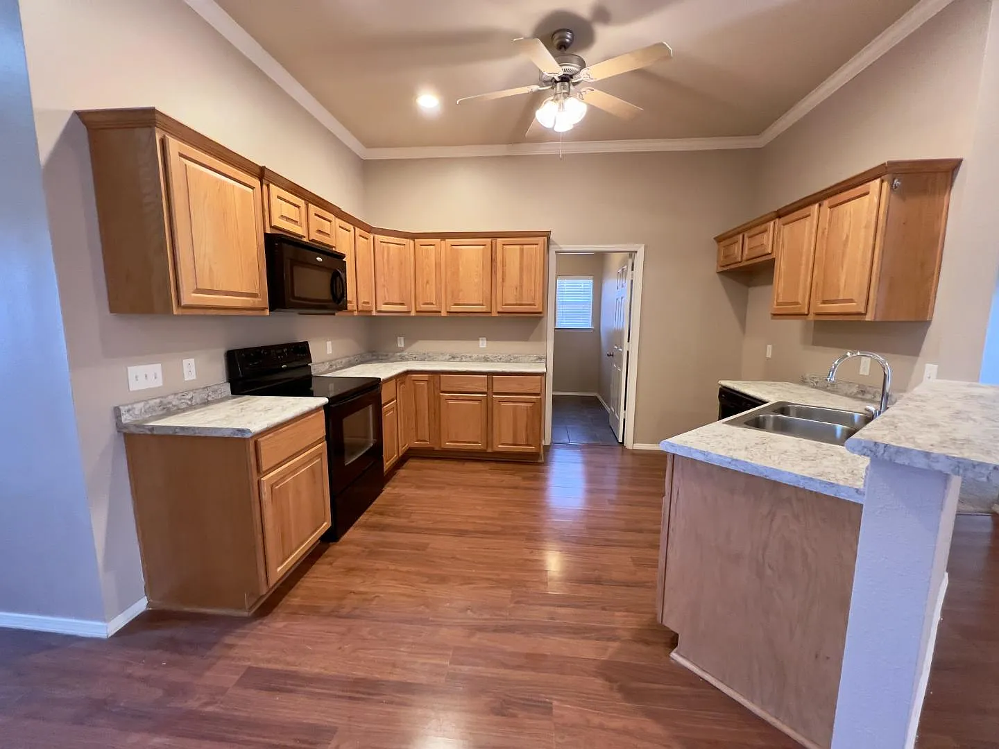 9803 Juneau Ave — Photo 4