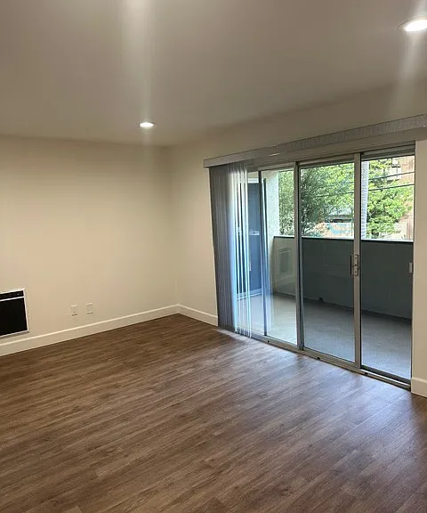 San Bonito Apts — Photo 18