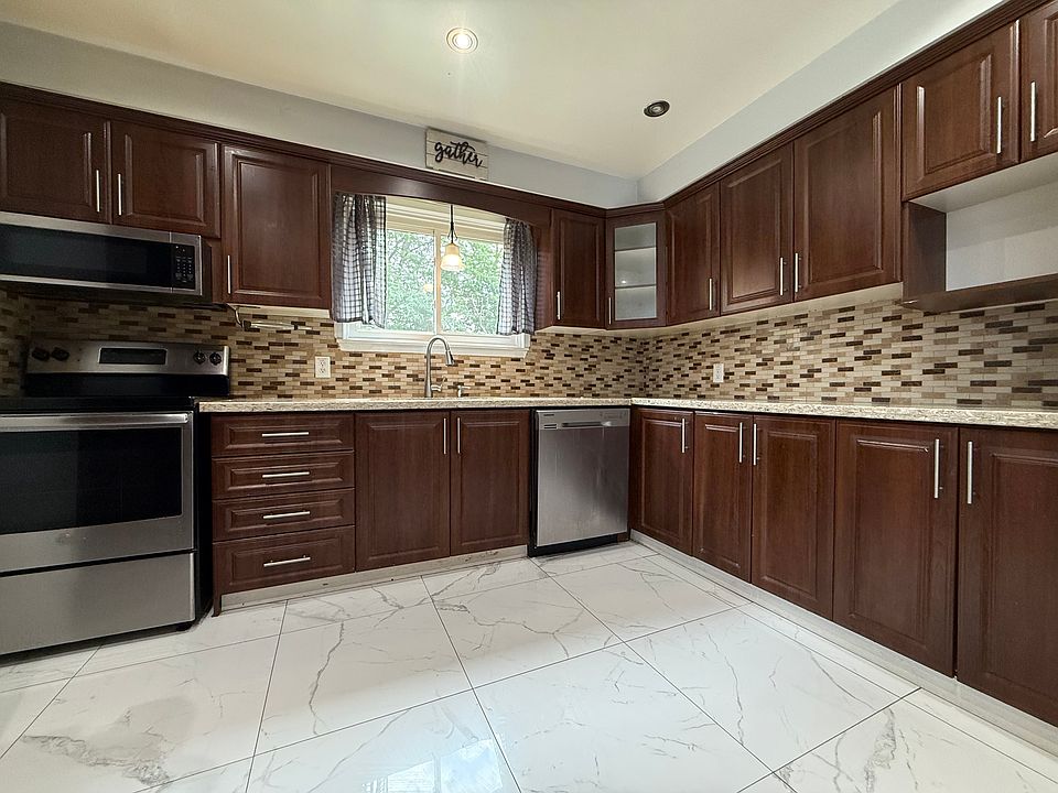1st image of 70 Jill Cres