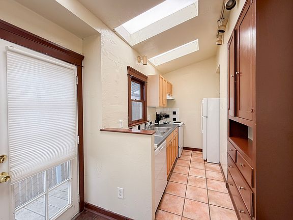 4th image of 3818 36th St