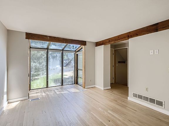 4th image of 347 W Elm St