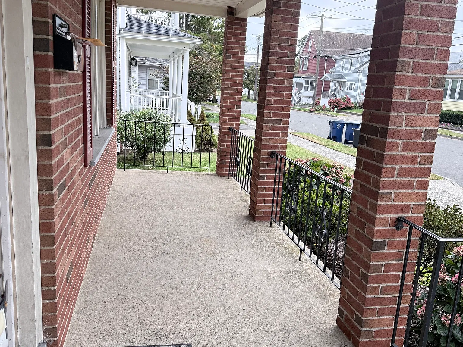 2 bed, 1.0 bath, 1100 sqft, $2,100 — Photo 4