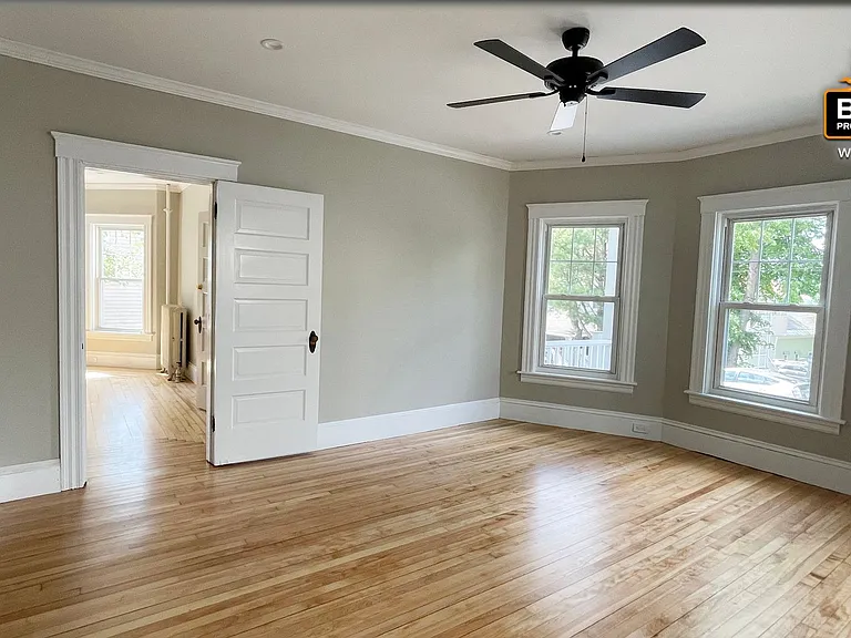 10-12 Otis St — Photo 34