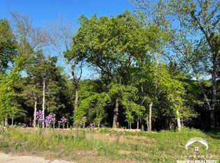5003 Chesbro Ct, Lawrence, KS 66049