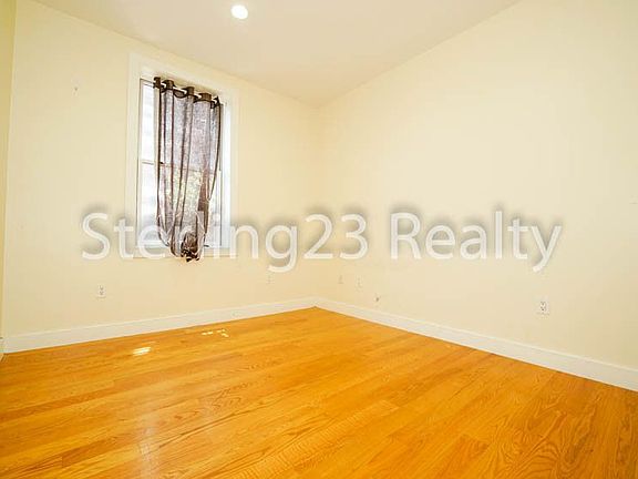 2nd image of 2620 Hoyt Ave S APT 2