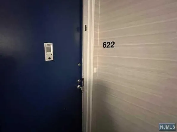 300 Winston Dr APT 622, Cliffside Park, NJ 07010