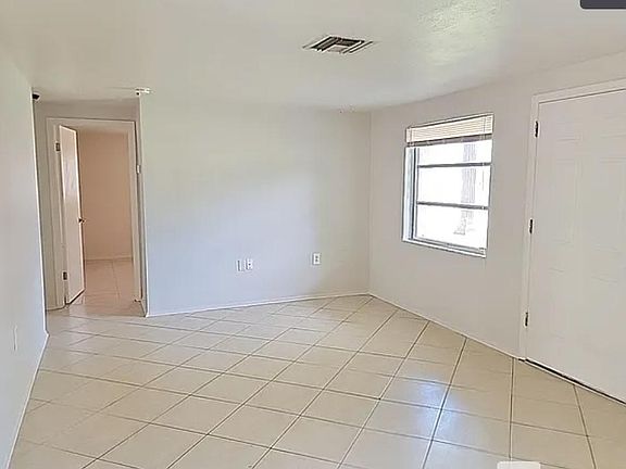 5th image of 1051 Saxon Ln