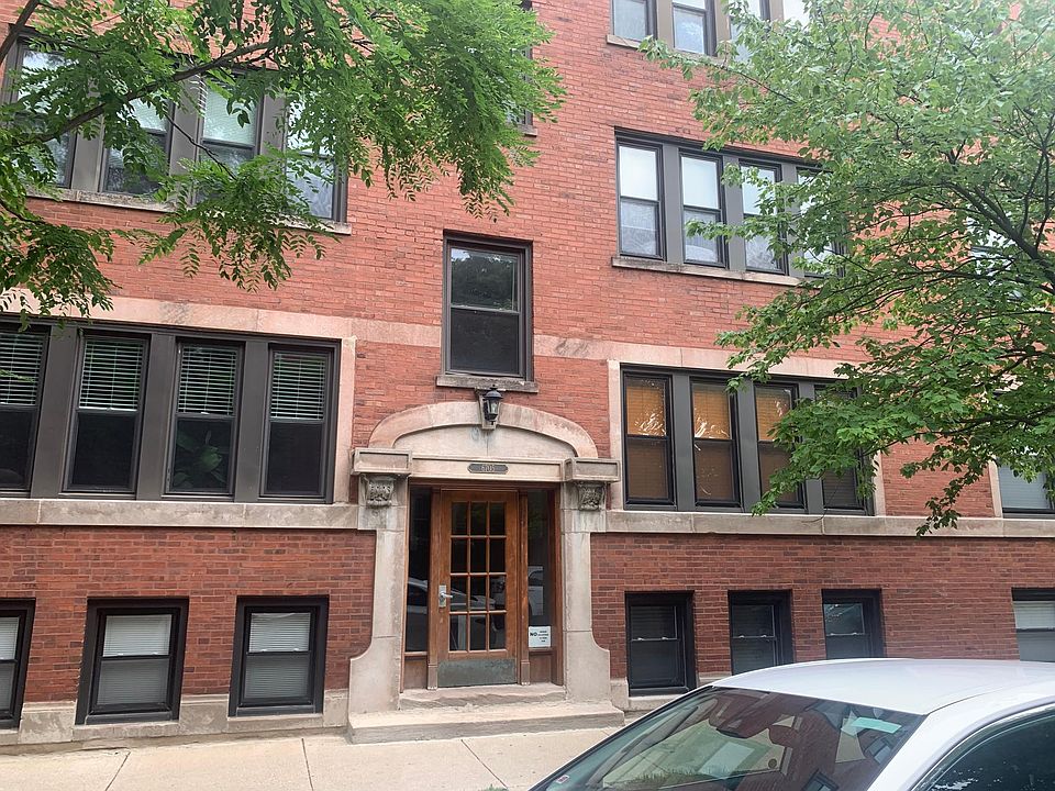 1st image of 6705 N Lakewood Ave #2